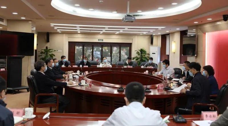 十二生肖乐中乐，中间再取一二四打一准确生肖全面释义、统计解答解释落实